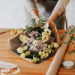 Buchet trandafiri mov elegant pentru ocazii