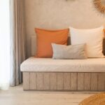 Covoare personalizate cu lac albastru mov pentru bănci.