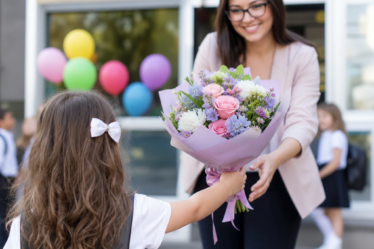 Buchete pentru ultima zi de scoala: cum alegi florile potrivite? - Cum alegi Buchete pentru ultima zi de scoala: cum alegi florile potrivite? fără greșeli - Florarie Online Bragadi